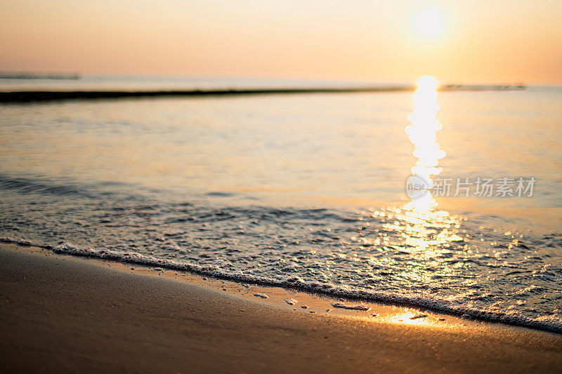 波罗的海海滩美丽的夜晚/隐藏之湖